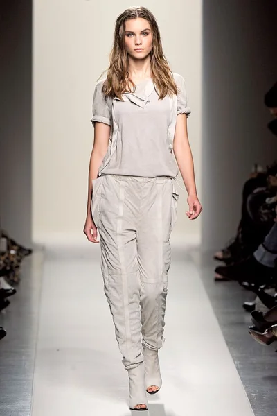 Look 24